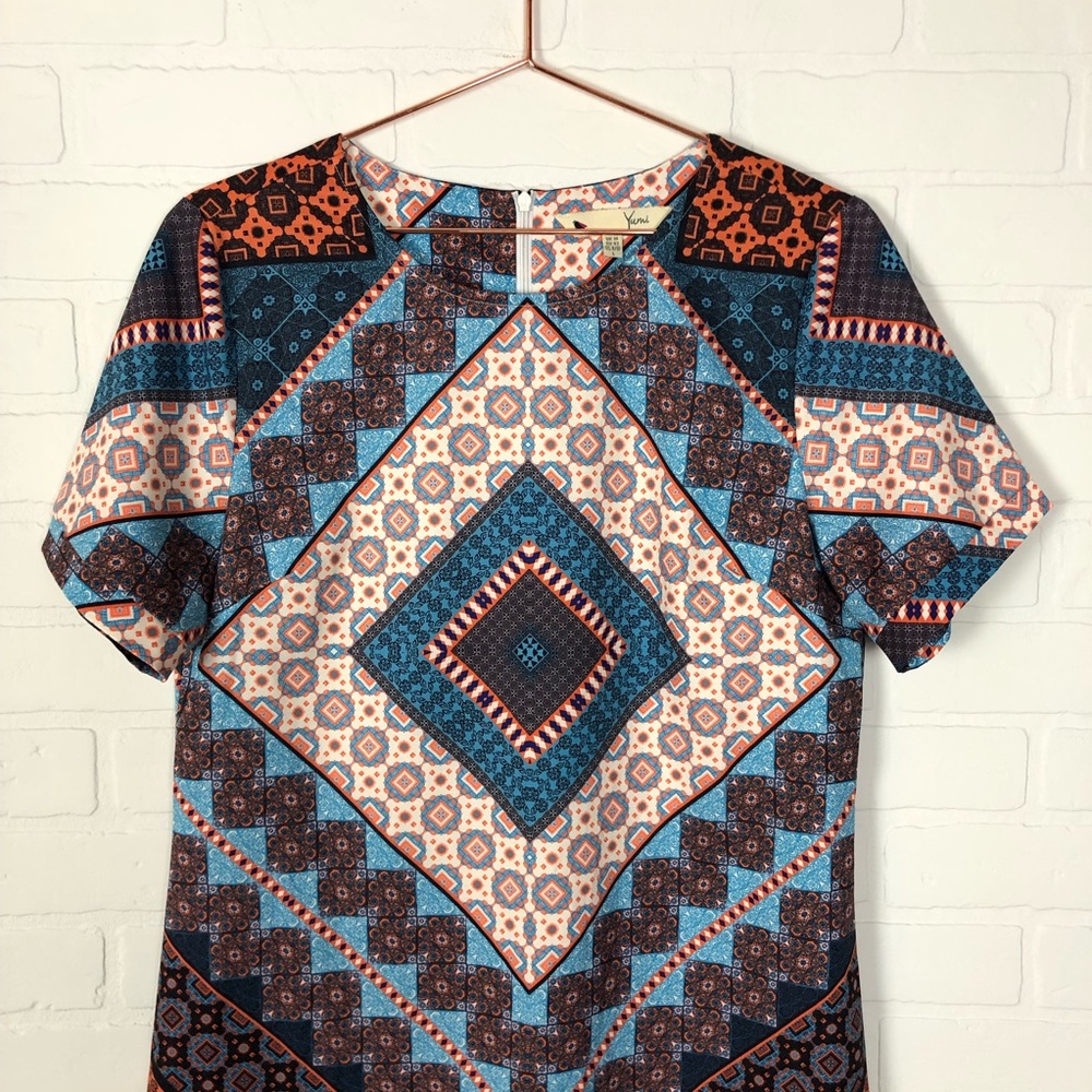 YUMI Shift Dress Geometric Pattern  8/10